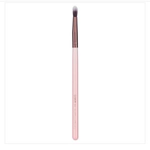 Luxie Eyeshadow Brush #231